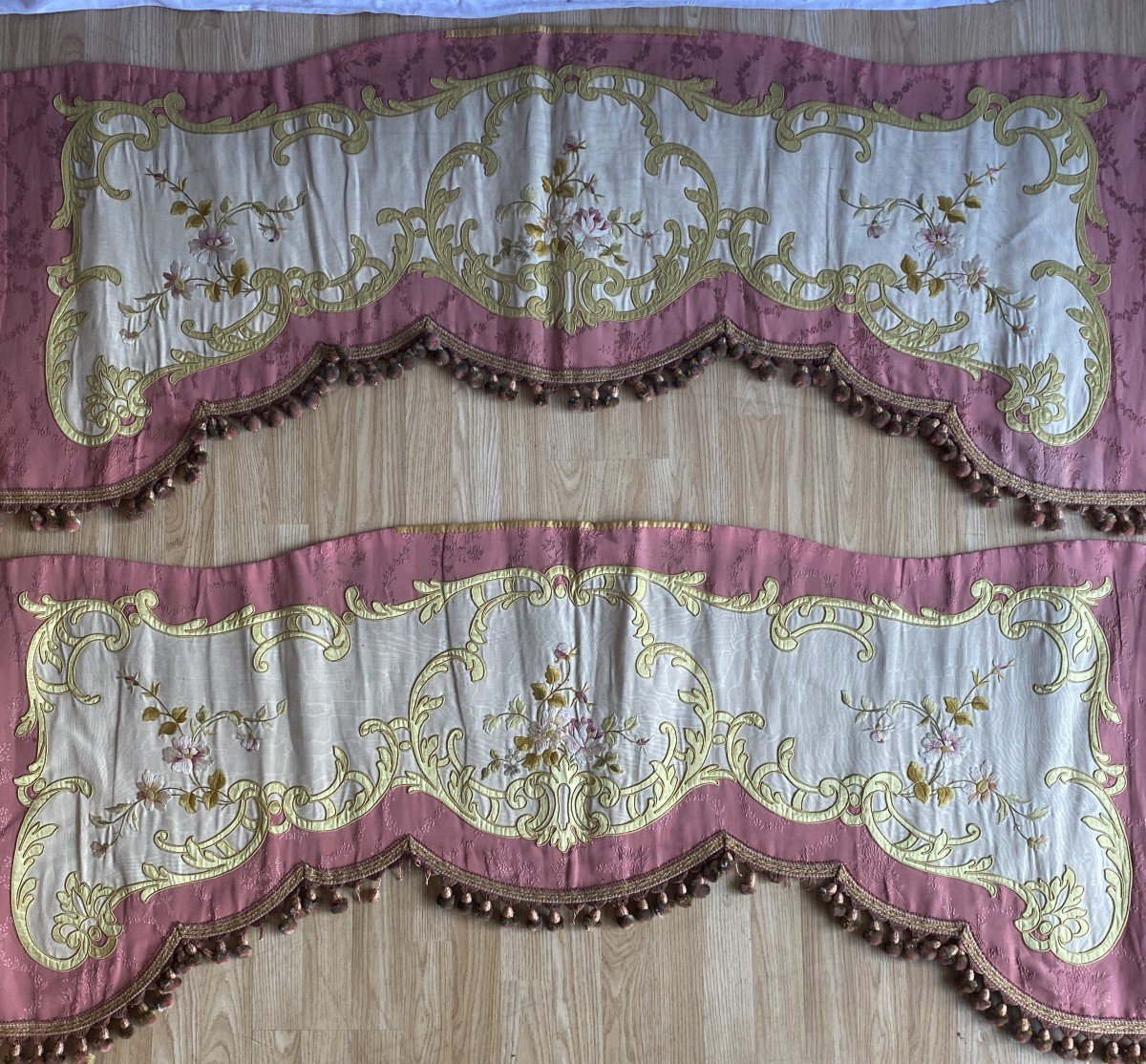 Pair Of Pink Valance With Flowered Basket 19th-photo-3