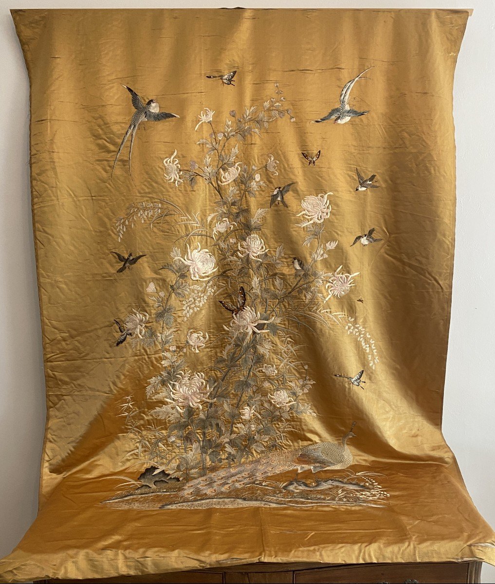Embroidered Golden Silk Chinese Hanging 2-photo-2