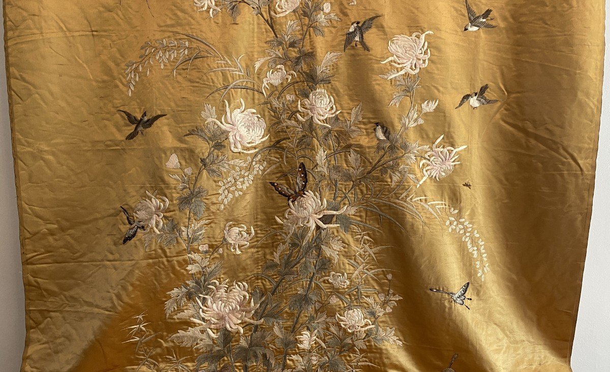Embroidered Golden Silk Chinese Hanging 2-photo-4