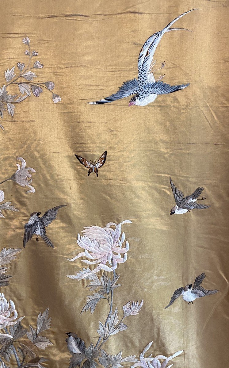 Embroidered Golden Silk Chinese Hanging 2-photo-4