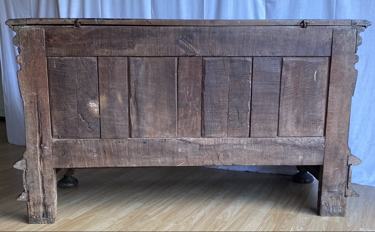 18th Century Carved Oak Chest-photo-4