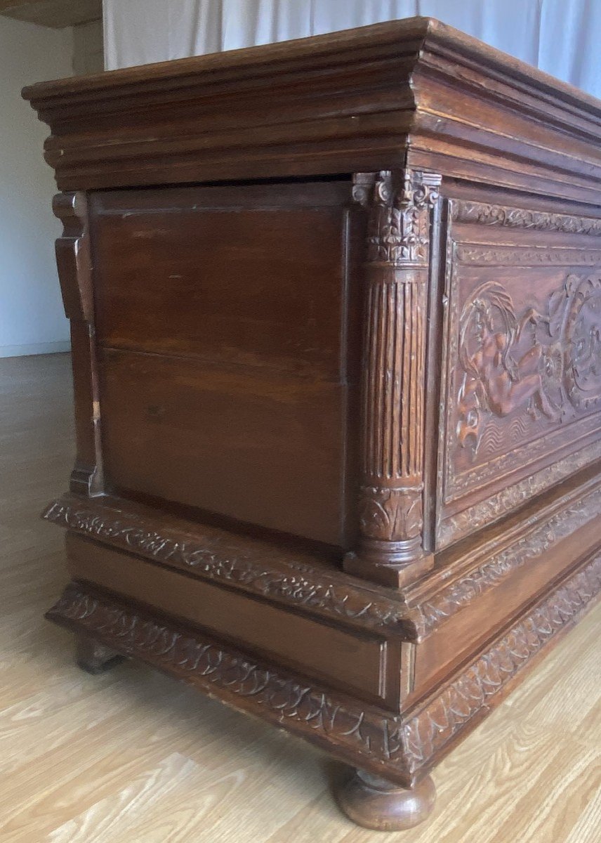 18th Century Carved Oak Chest-photo-5