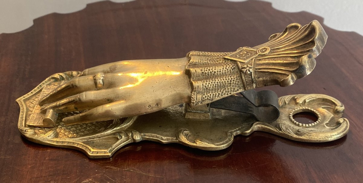 Chiseled Bronze Hand Paperweight Or Letter Clip 19th Century-photo-1