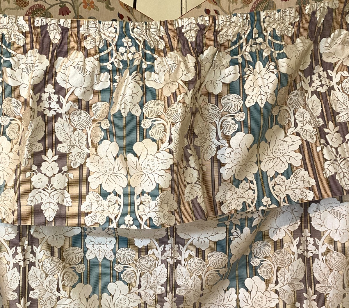 Paire de rideaux Art Déco avec cantonnière  Aux Fleurs argentées -photo-2