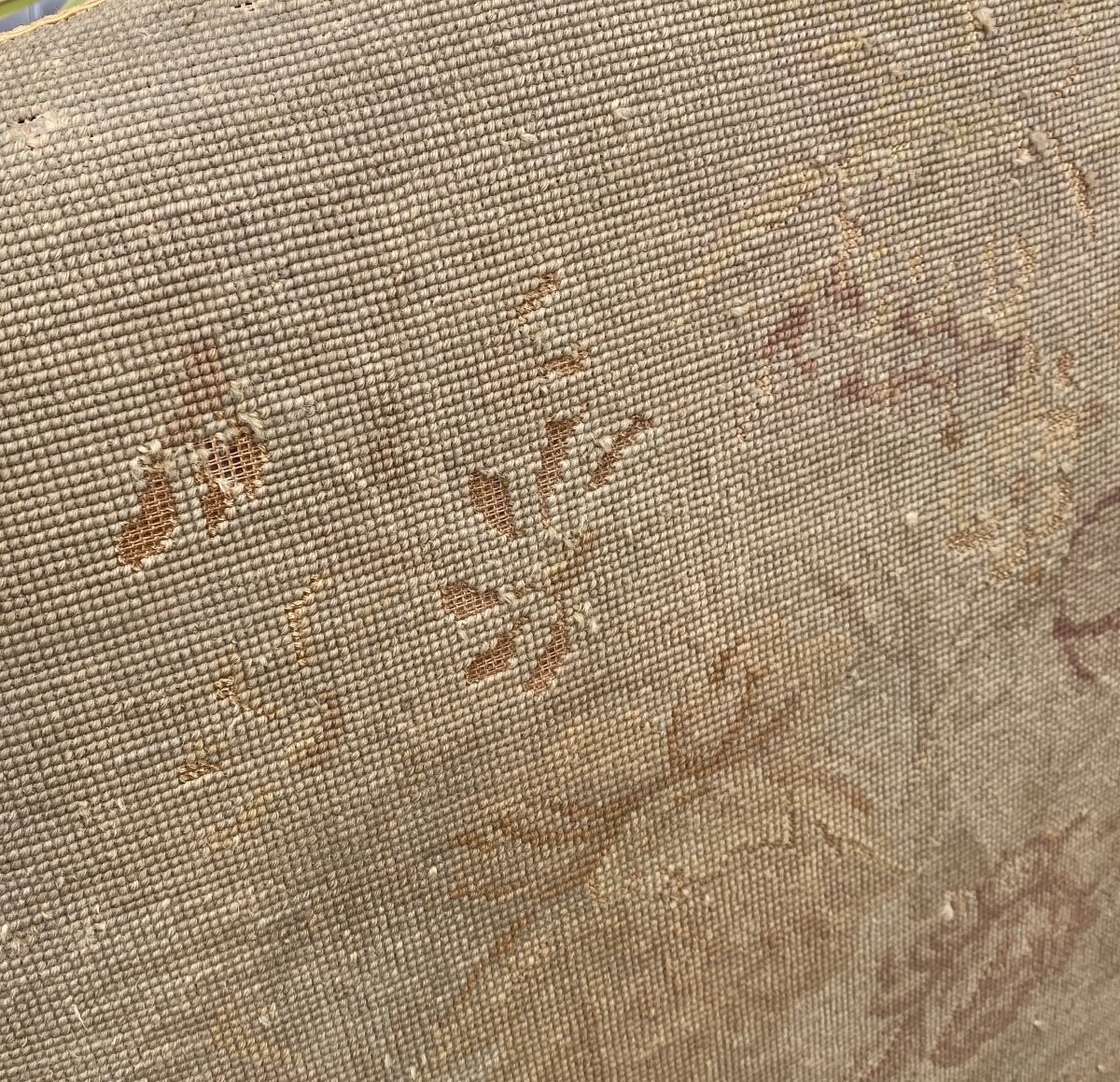 Paire de grands et Larges fauteuils en noyer sculptés de style régence XIX ème-photo-7