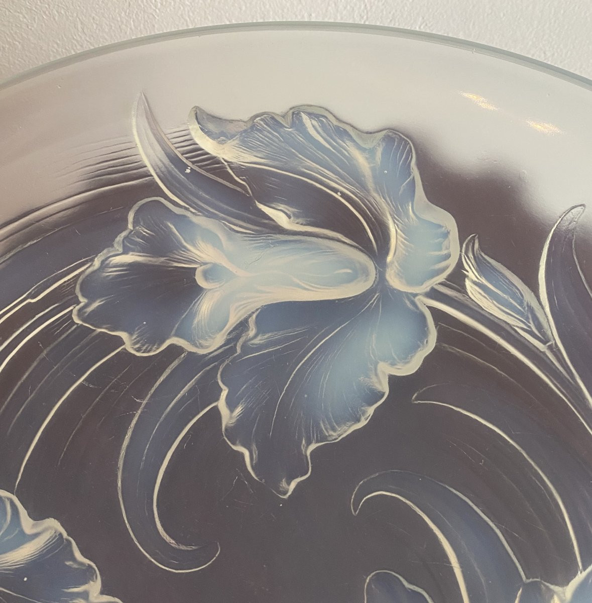 Verlys Large Opalescent Glass Cup With Iris Decoration, 20th Century-photo-2