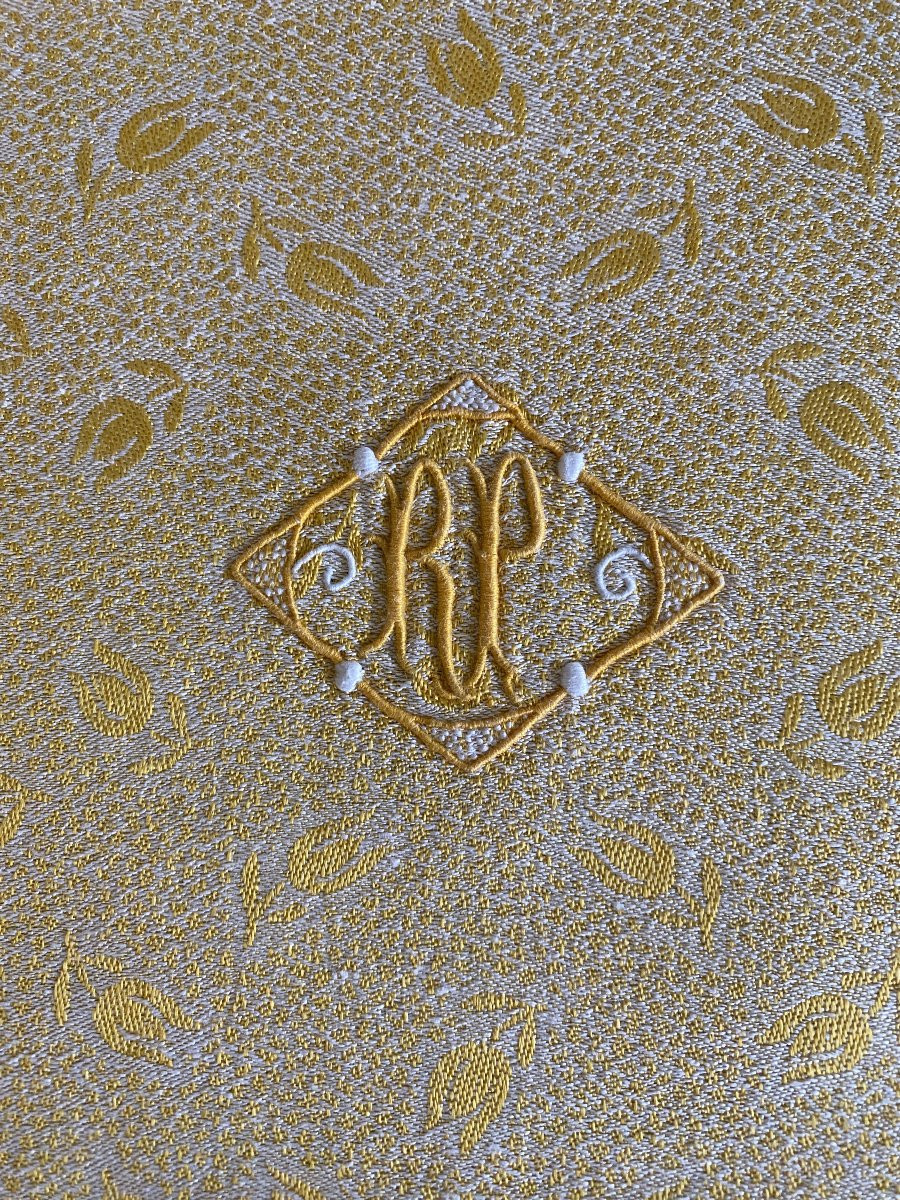 12 Napkins – Gold Reflection On Cream Background-photo-3