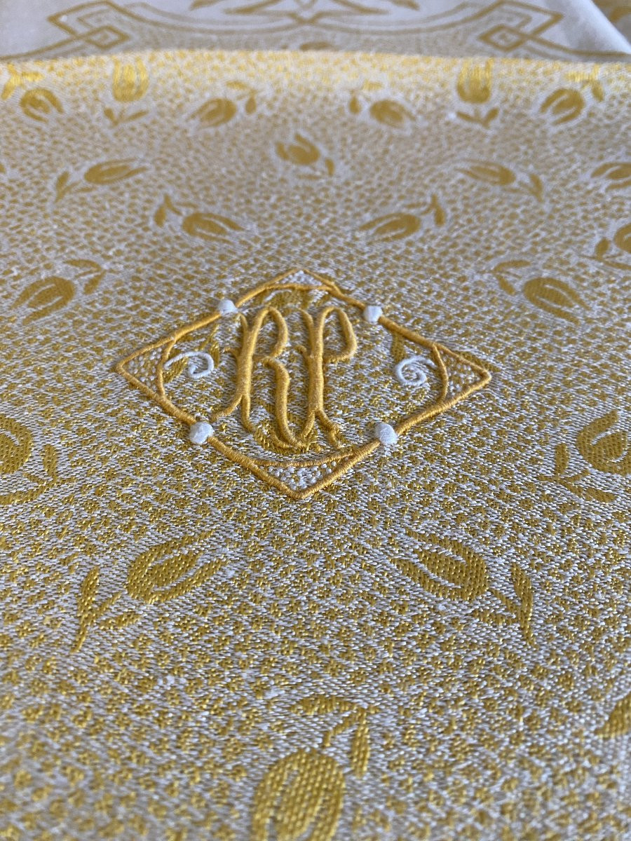 12 Napkins – Gold Reflection On Cream Background-photo-4