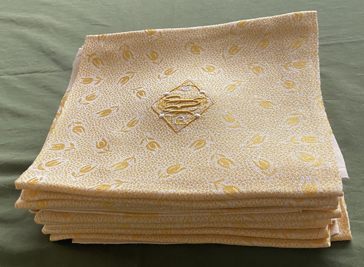 12 Napkins – Gold Reflection On Cream Background-photo-5