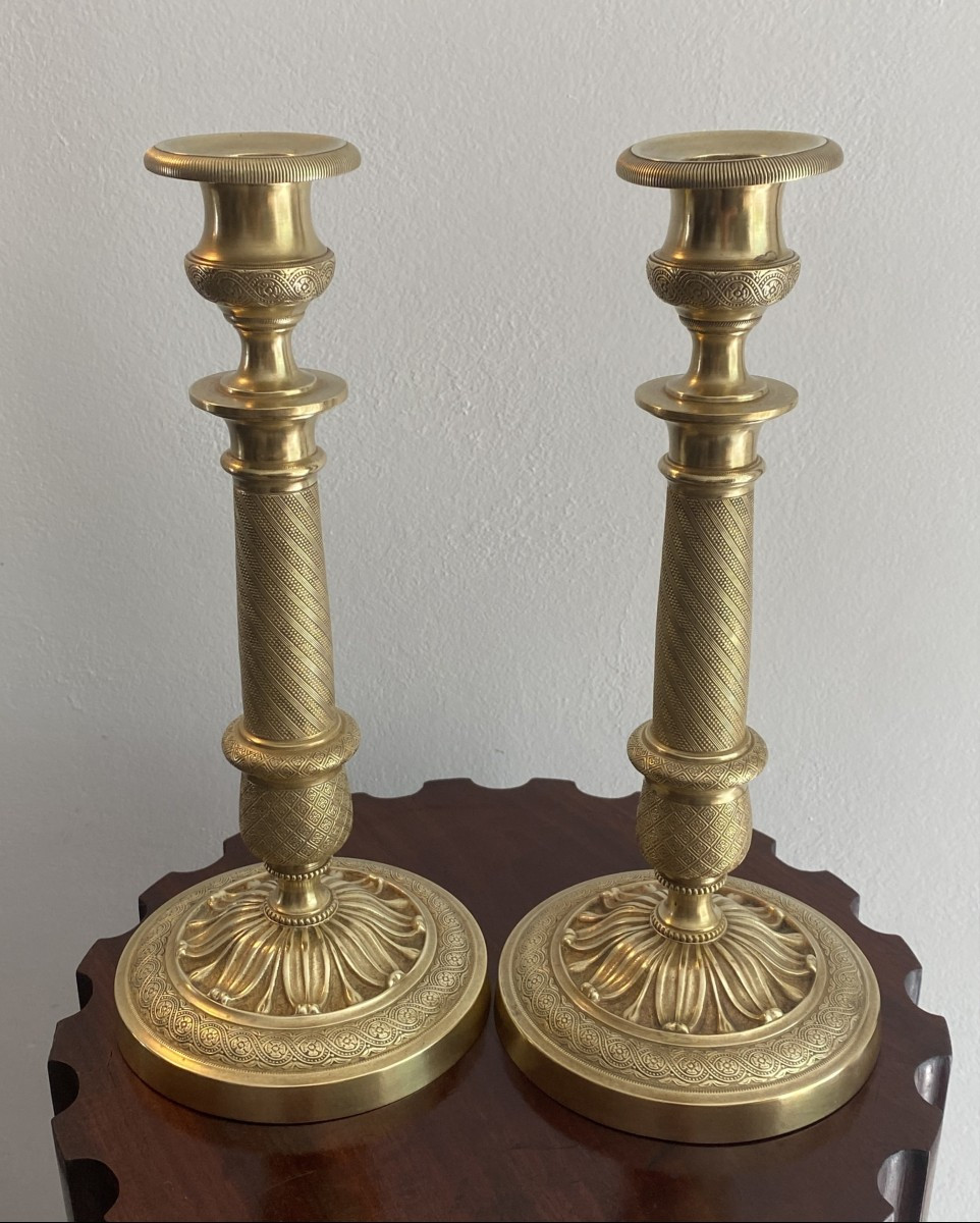 Paire De Bougeoirs En Bronze Charles X  Doré et Ciselés XIX ème