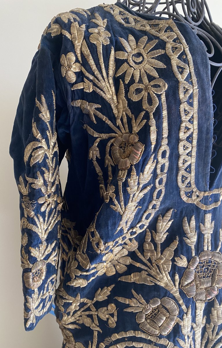 Ottoman-style Velvet Ceremonial Gown, Richly Embroidered With Gold Thread, 19th Century-photo-5