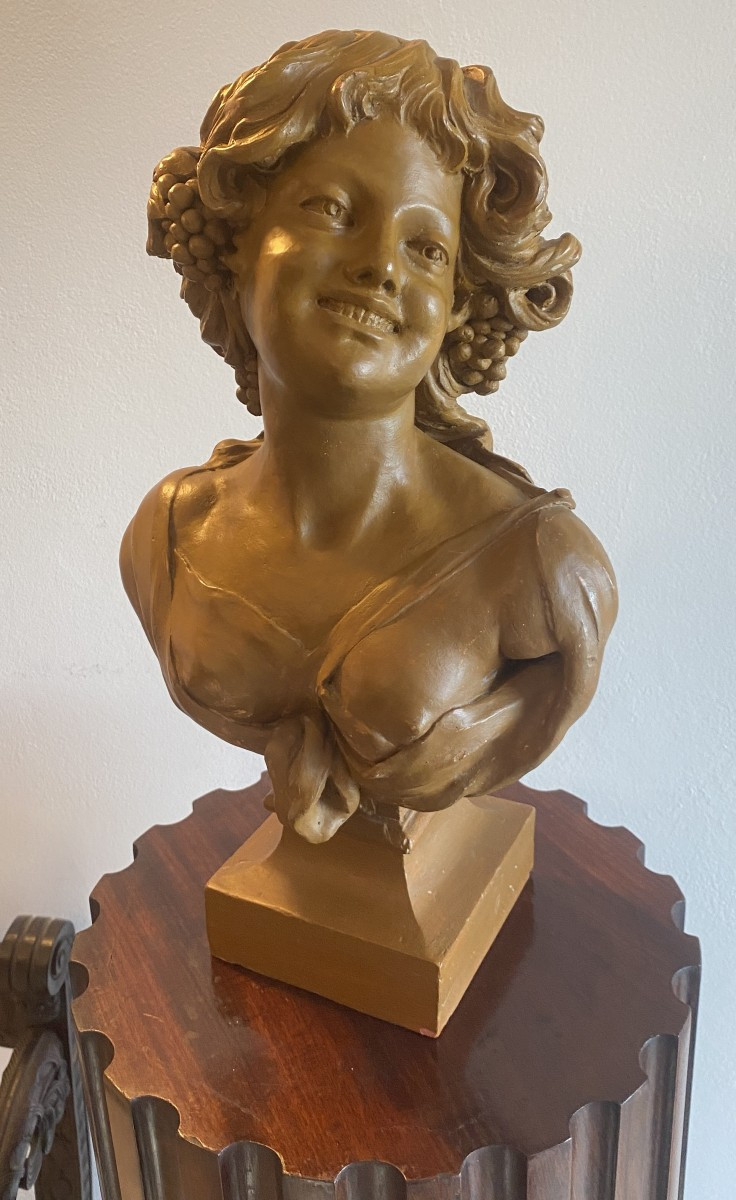 A Bertin buste en terre cuite jeune fille aux raisins  Vendange XIX ème