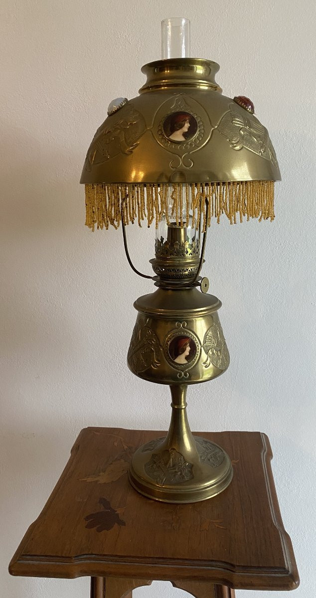 Lampe à pétrole Art Nouveau en laiton  XX ème-photo-1
