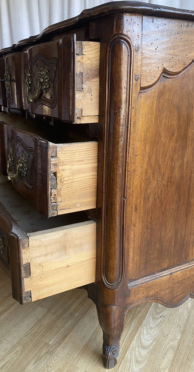 18th Century Curved Walnut Commode -photo-4