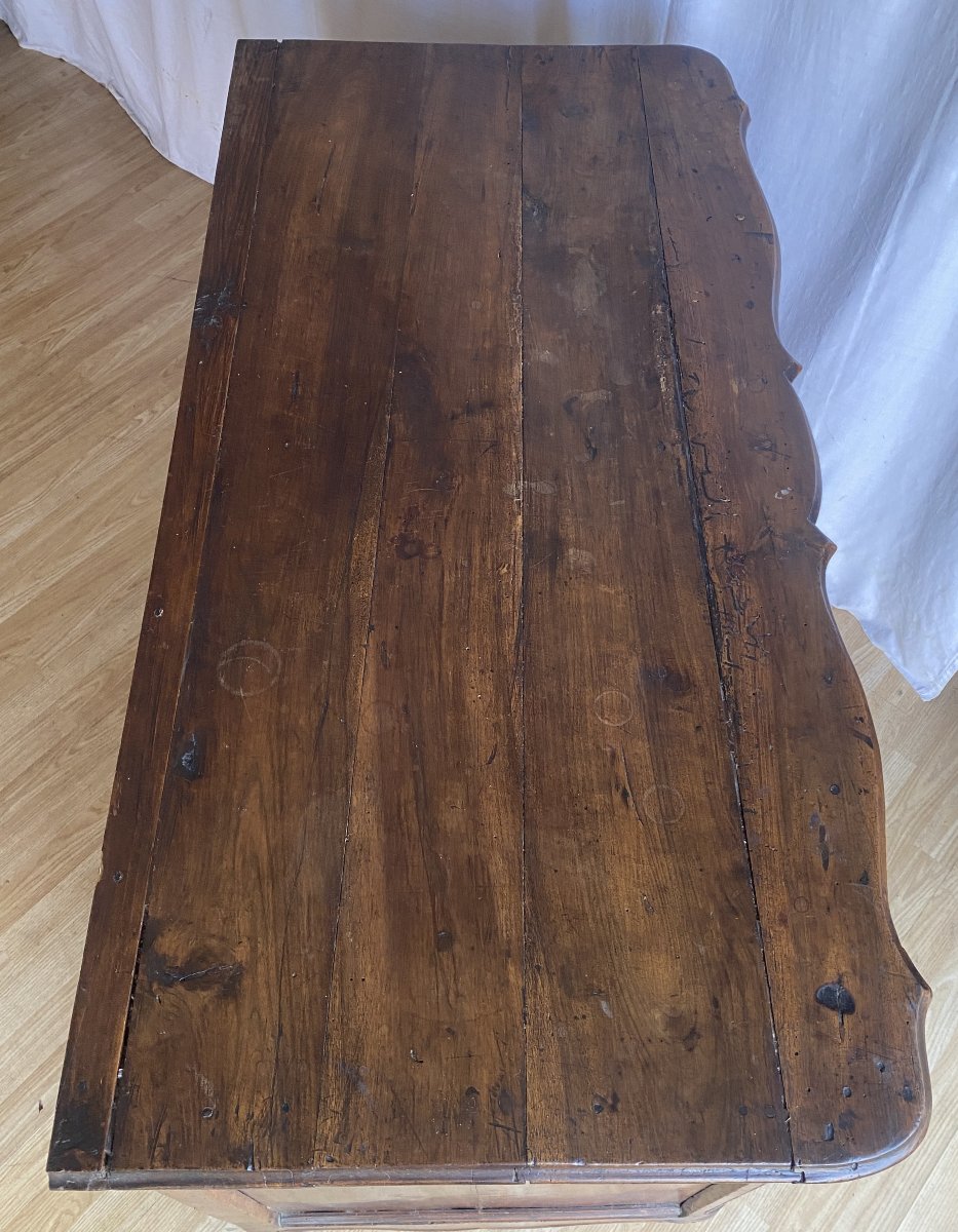 18th Century Curved Walnut Commode -photo-8