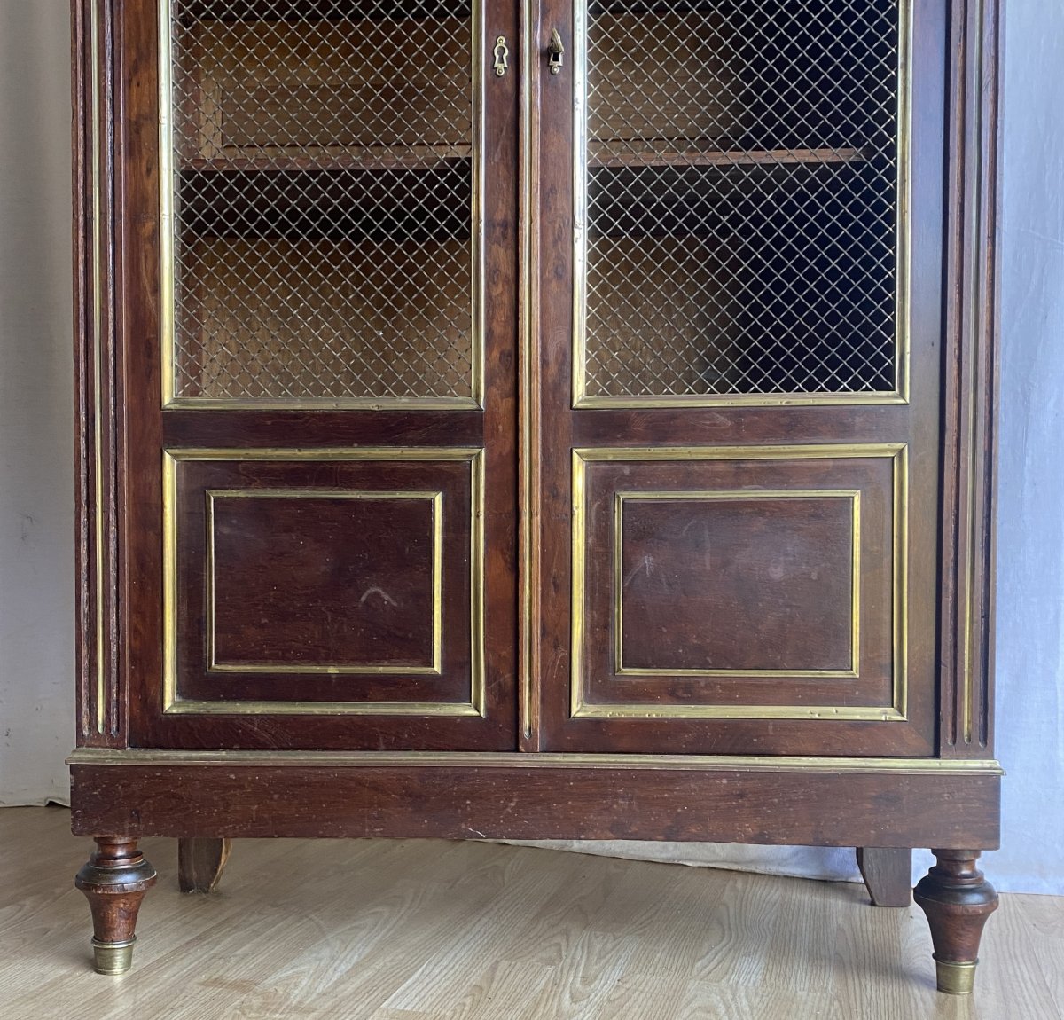 Bibliothèque grillagée de style Louis XVI en acajou XIX ème-photo-4