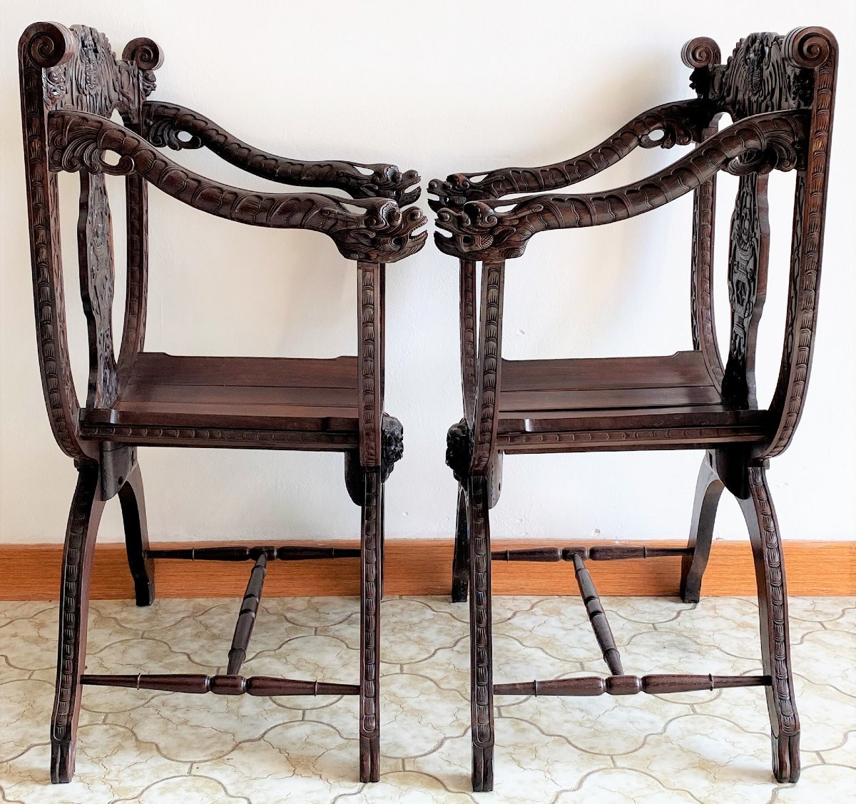  Fauteuils Curules Chinois Sculptées En palissandre  XIX ème-photo-1