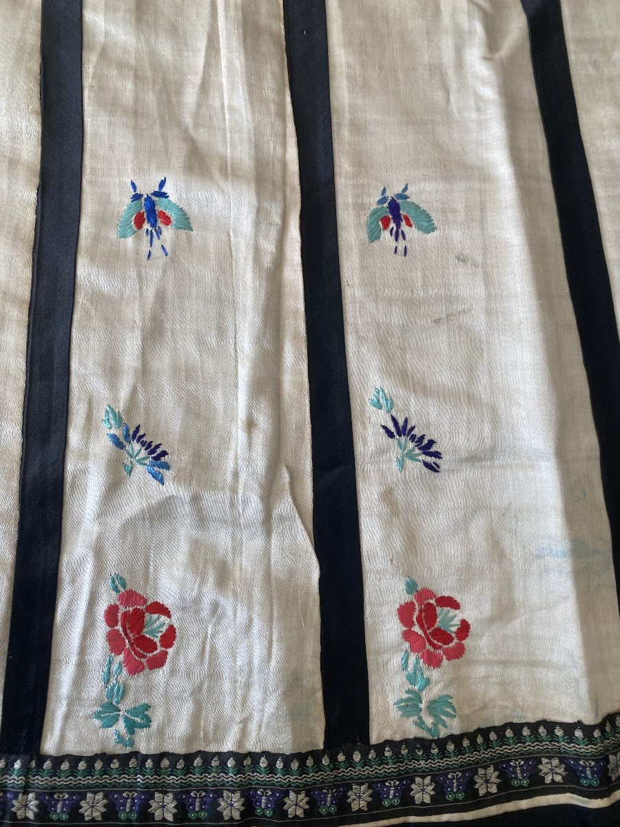 Jupe chinoise ancienne en soie brodée – début XIXe siècle – décor oiseaux et fleurs-photo-3