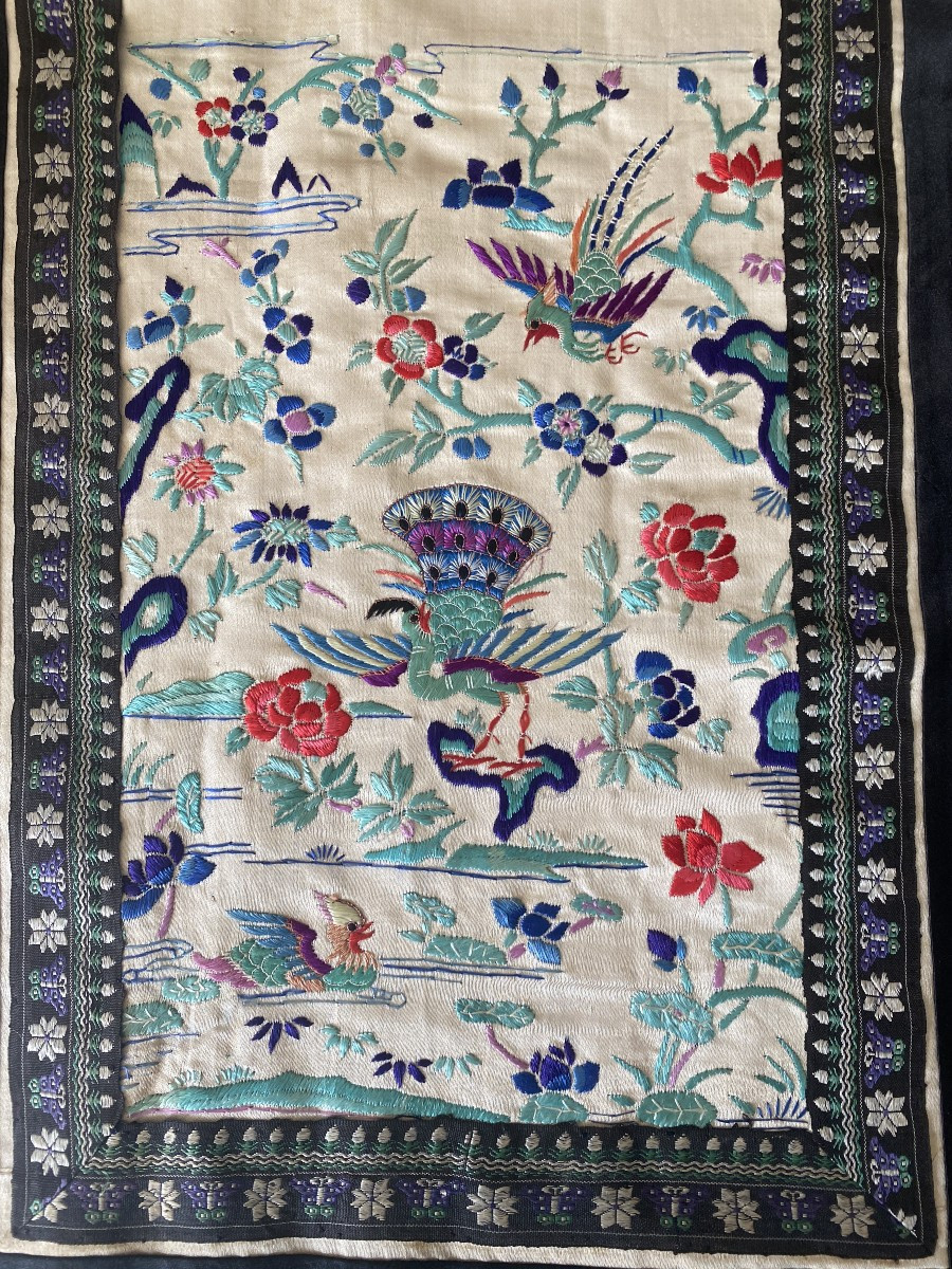 Jupe chinoise ancienne en soie brodée – début XIXe siècle – décor oiseaux et fleurs