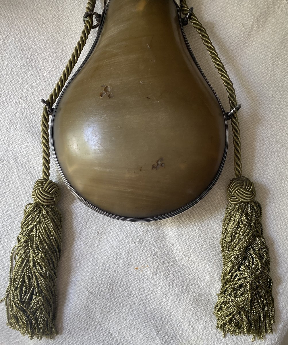 Grande poire à poudre en corne et argent XIX ème-photo-3