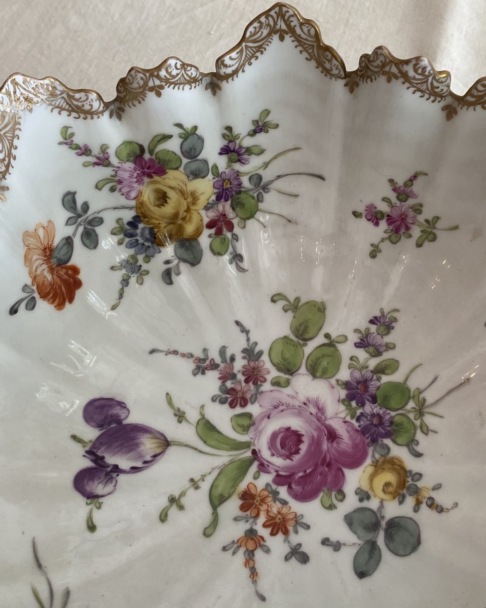Coupe dentelée en porcelaine de saxe à décor de fleurs et dorée XIX ème-photo-5