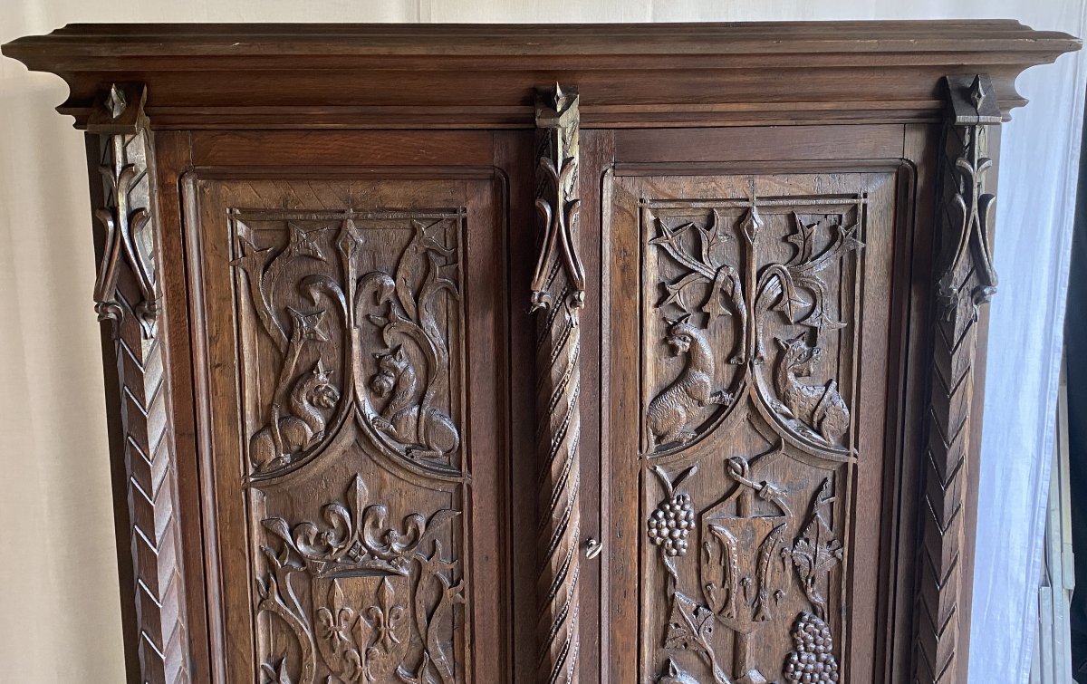 Gothic Oak Cabinet With Royal Coat Of Arms And Fleur-de-lis 19th C-photo-4