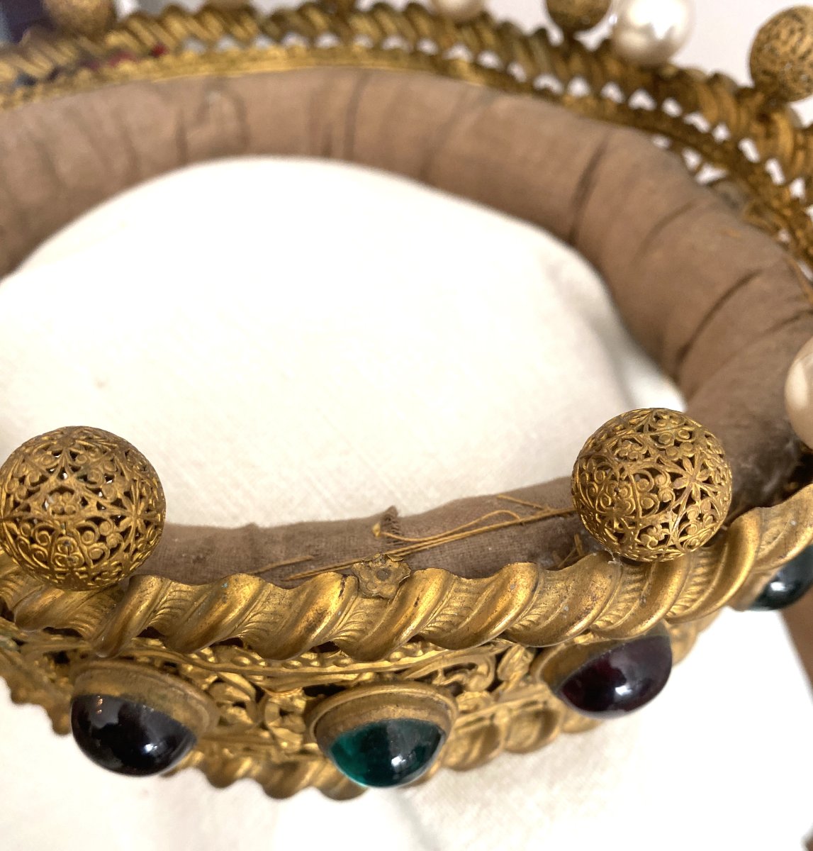 Antique Stage Crown Made Of Gilded Brass And Colorful Glass Beads-photo-5