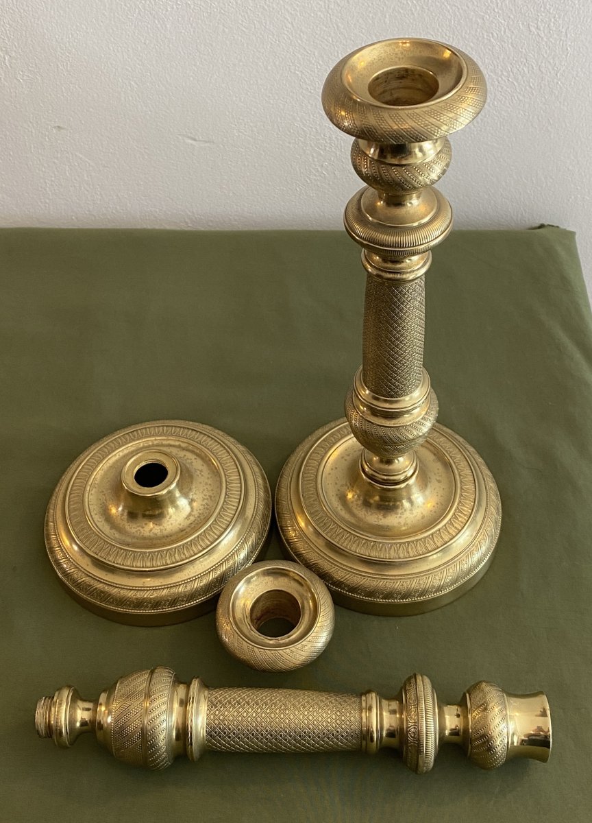 Paire De Bougeoirs En Bronze Ciselés d'époque Restauration  XIX ème-photo-2