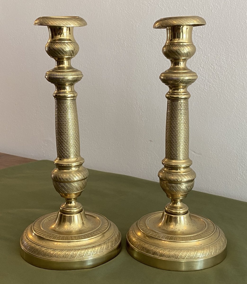 Paire De Bougeoirs En Bronze Ciselés d'époque Restauration  XIX ème