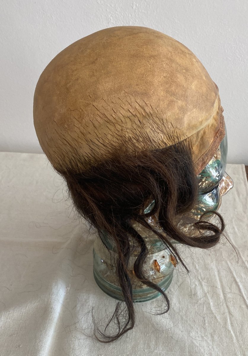 Calotte de perruque ancienne en cuir et cheveux naturels – Début XXᵉ siècle-photo-3
