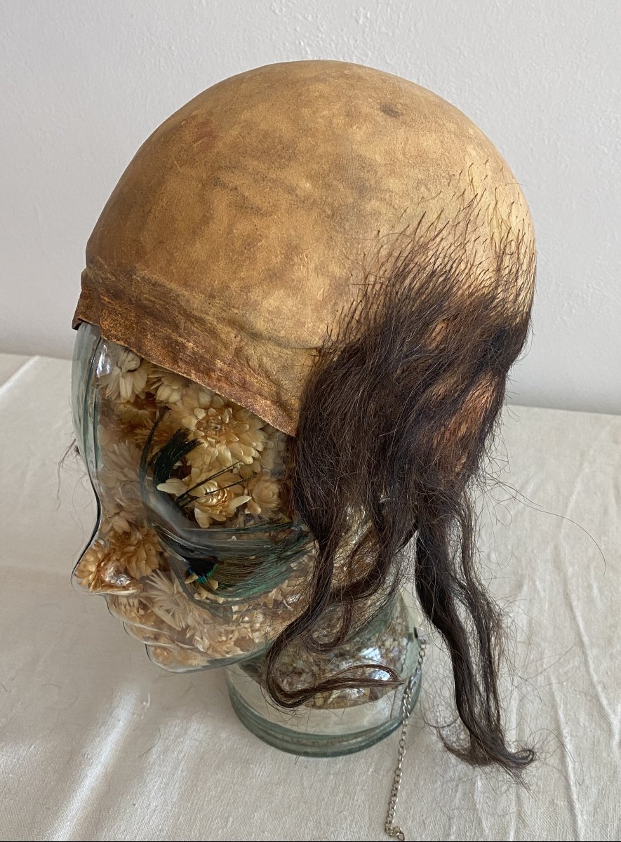 Calotte de perruque ancienne en cuir et cheveux naturels – Début XXᵉ siècle