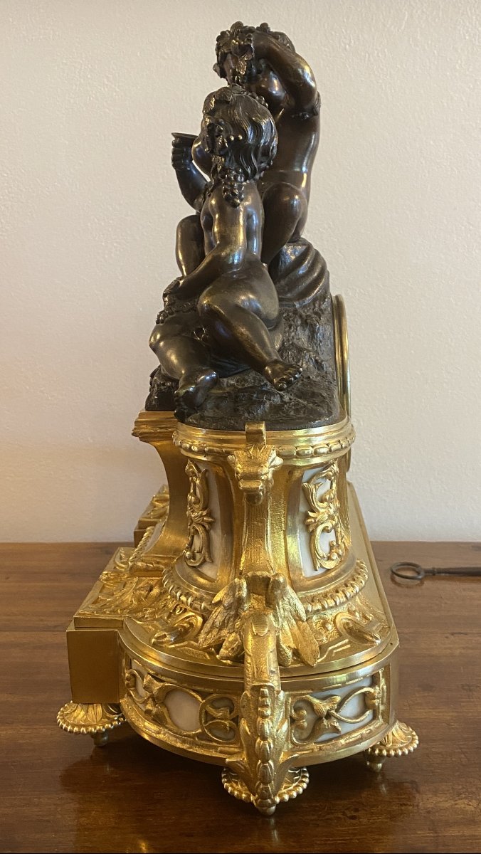 18th-century Clock Or Mantelpiece Ornament In Patinated Bronze With Putti And Gilded Bronze-photo-2