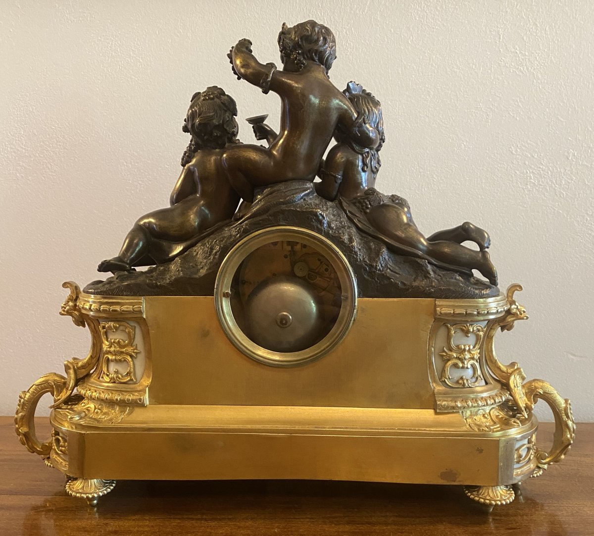 18th-century Clock Or Mantelpiece Ornament In Patinated Bronze With Putti And Gilded Bronze-photo-3