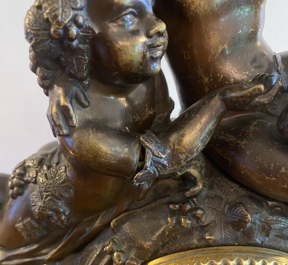 18th-century Clock Or Mantelpiece Ornament In Patinated Bronze With Putti And Gilded Bronze-photo-8