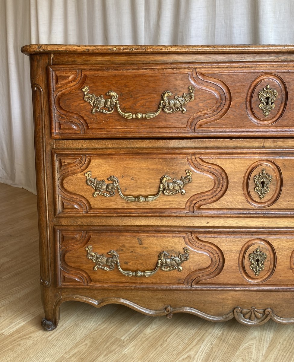 18th-century Louis XV-style Chest Of Drawers In Molded Oak-photo-2