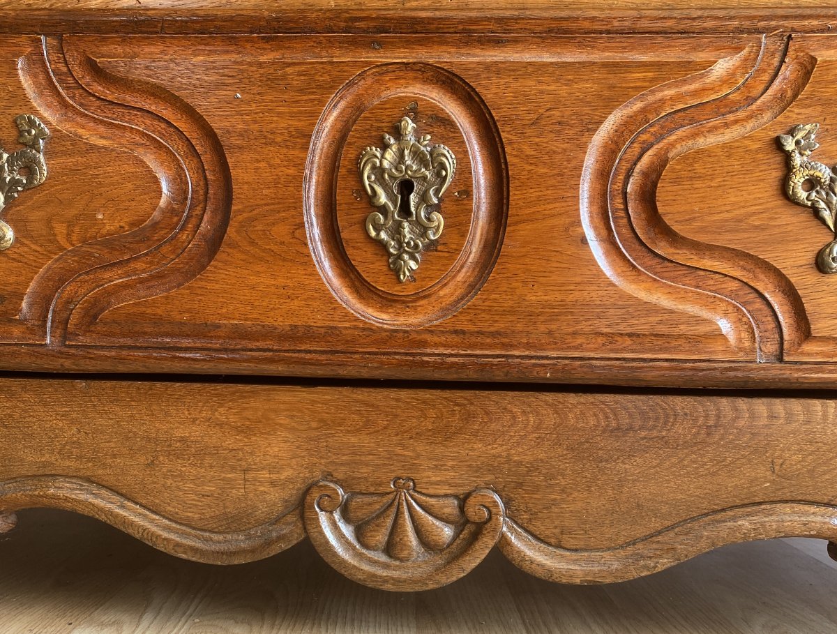 18th-century Louis XV-style Chest Of Drawers In Molded Oak-photo-1