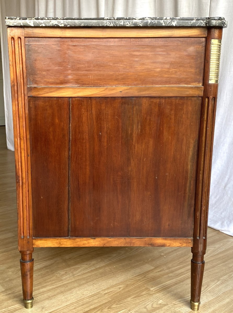 Commode en acajou et placage d'acajou Louis XVI avec filets de laiton et dessus marbre XVIIIème-photo-4