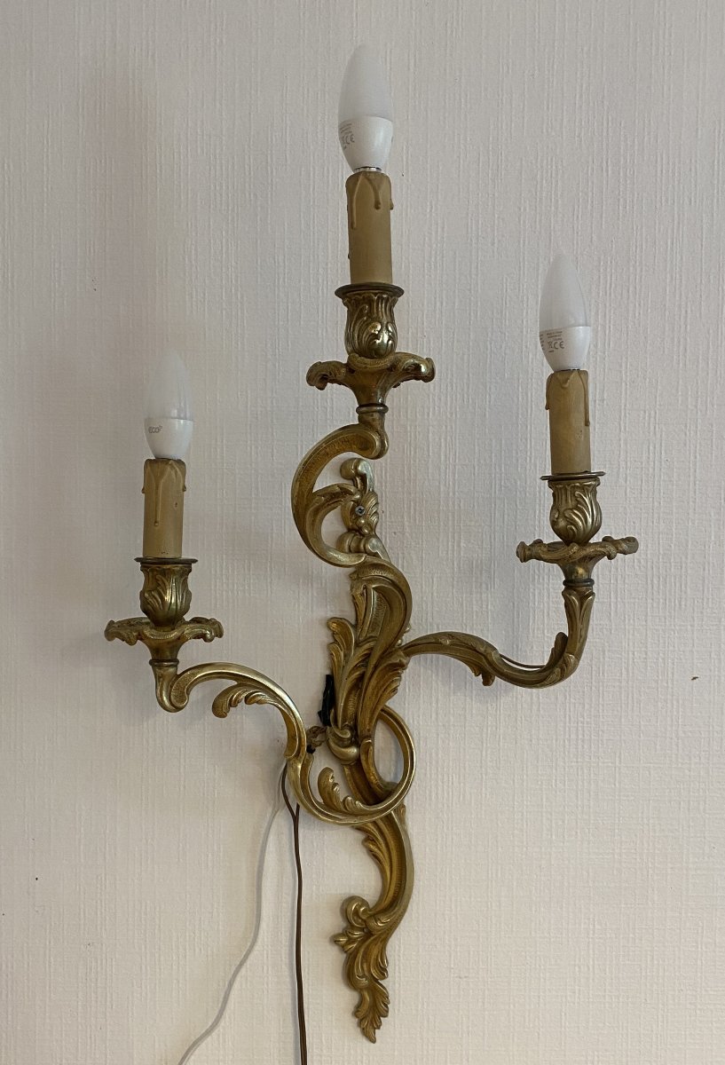 Large Pair Of 19th-century Louis XV Rocaille-style Bronze Wall Sconces-photo-3