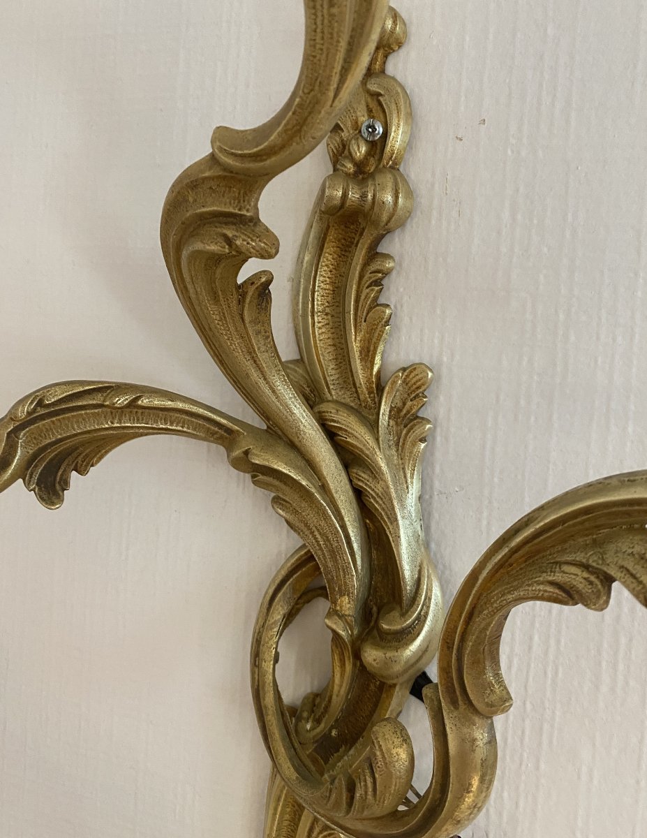 Large Pair Of 19th-century Louis XV Rocaille-style Bronze Wall Sconces-photo-2