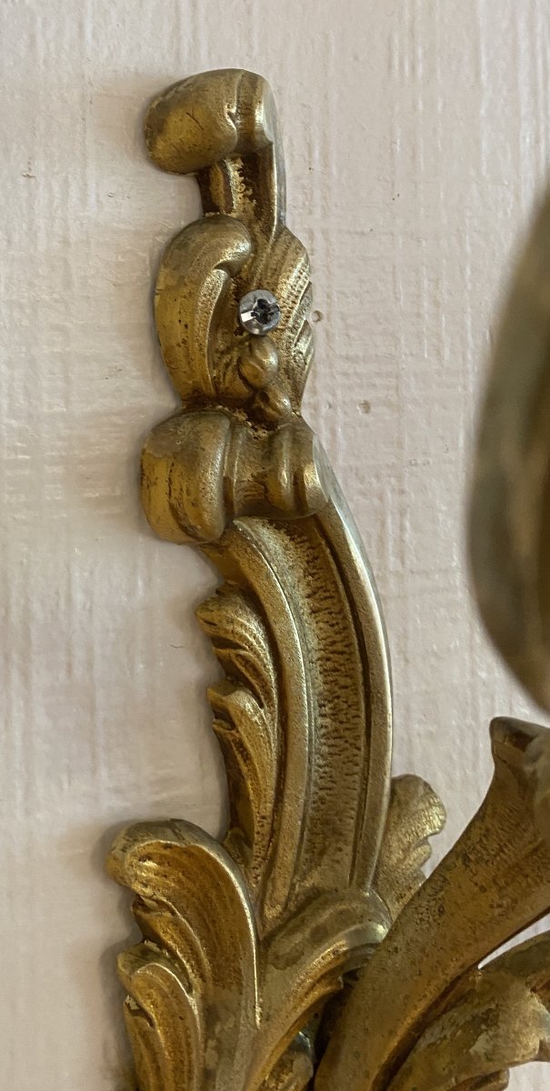 Large Pair Of 19th-century Louis XV Rocaille-style Bronze Wall Sconces-photo-4