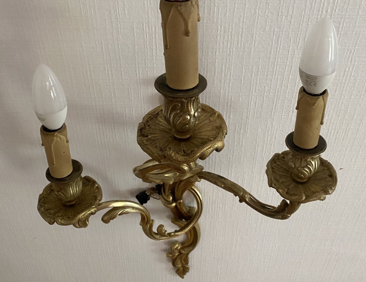 Large Pair Of 19th-century Louis XV Rocaille-style Bronze Wall Sconces-photo-6