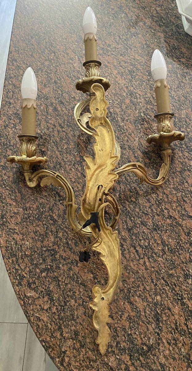 Large Pair Of 19th-century Louis XV Rocaille-style Bronze Wall Sconces-photo-8