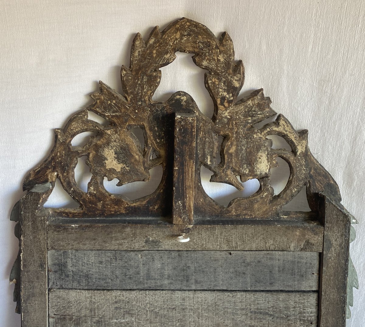 Glace ou Miroir à fronton de style Louis XVI en bois sculpté et doré XIX ème-photo-2