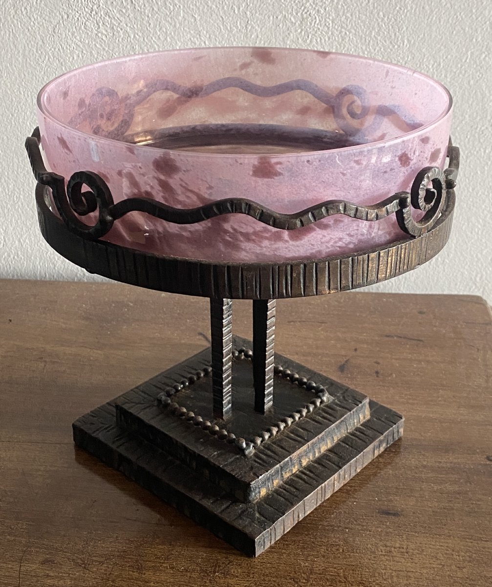  Coupe Ou Centre De Table En Fer Forgé Et Verrerie Art Déco  XX ème. 
