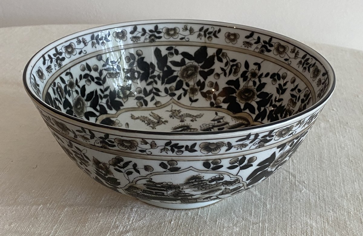Grand Bol Chinois en porcelaine noir et blanc XX ème