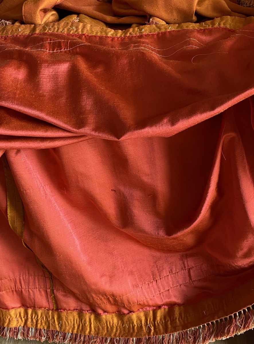 Pair Of Orange Curtains With Raspberry-colored Highlights -photo-5