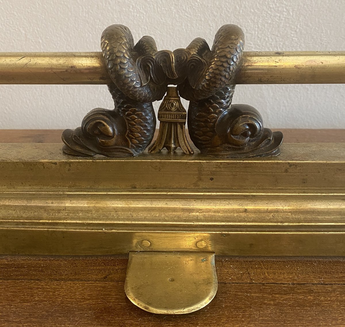 19th-century Bronze And Brass Mantelpiece Or Fireplace Surround Decorated With Cats And Fish-photo-2