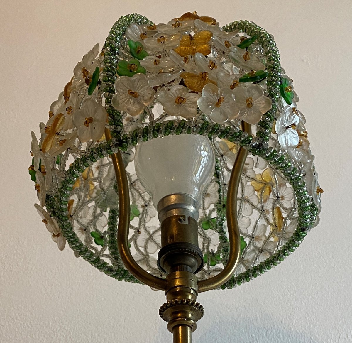 Lampe à Poser En Bronze avec perles et Fleurs En Verre multi couleur XX ème-photo-2
