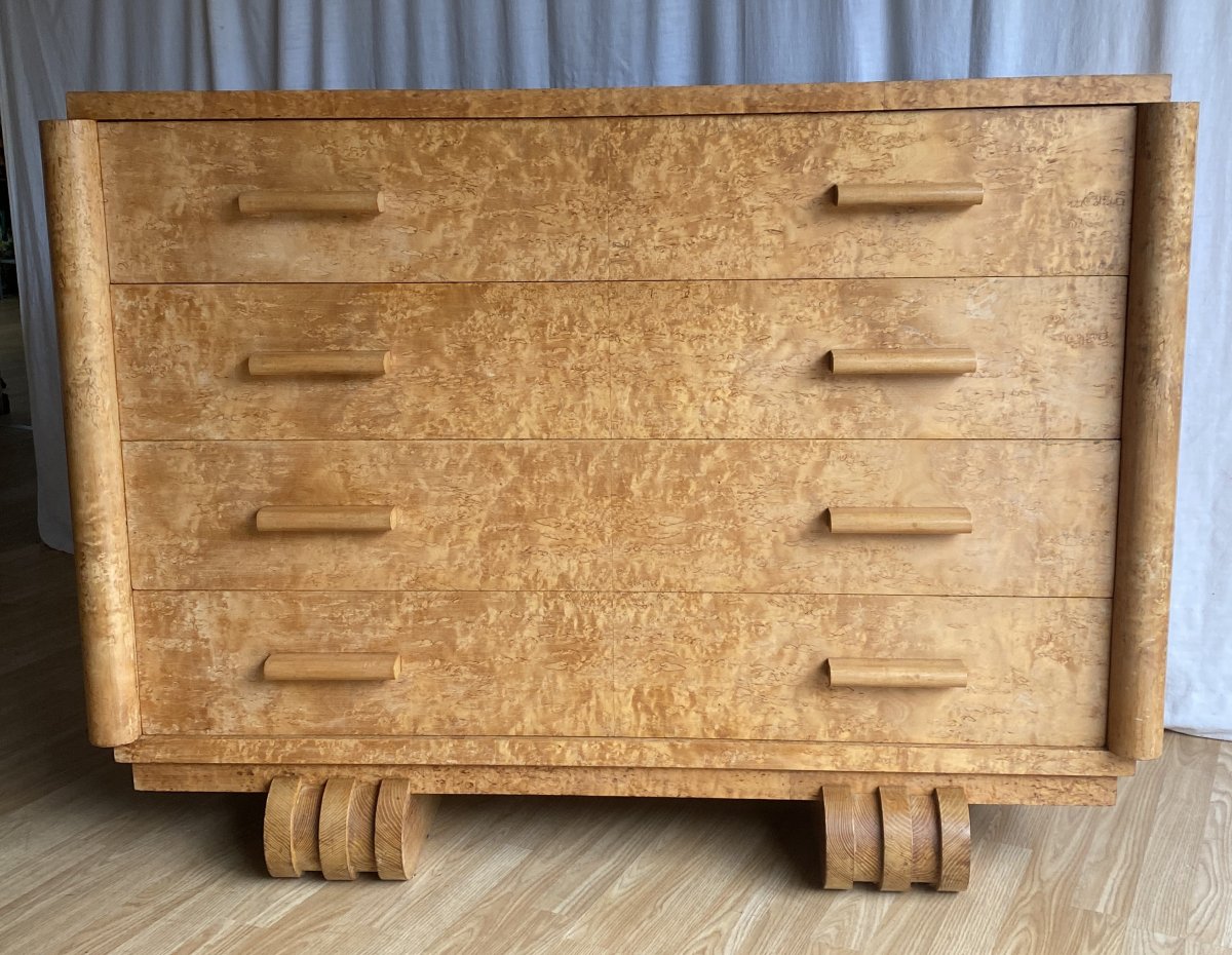 Grande commode Art Déco en loupe de frêne XX ème