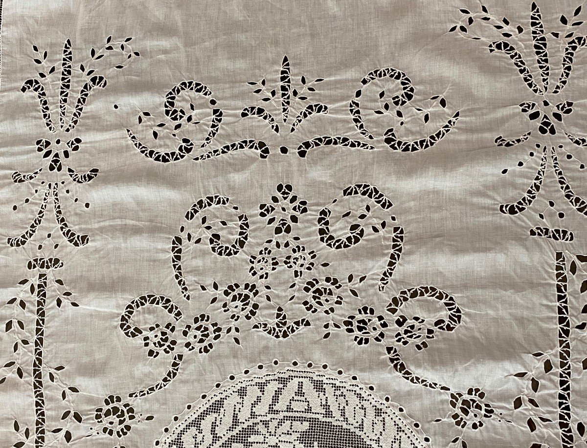 Bedspread Or Tablecloth In Embroidered Linen Decorated With Puttis And Foliage XIX-photo-4